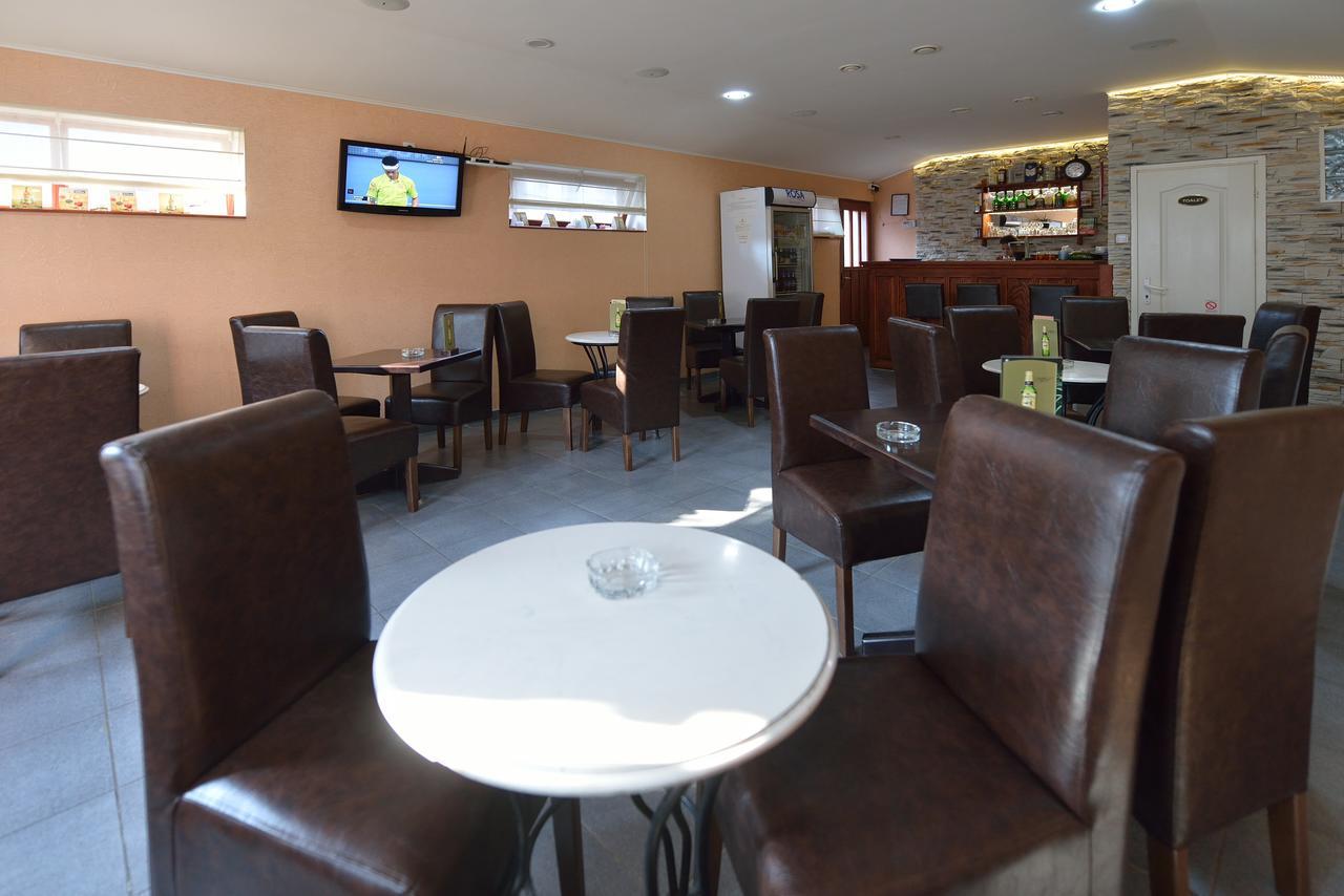 Bed&Breakfast Intermezzo Caffe Kikinda Bagian luar foto